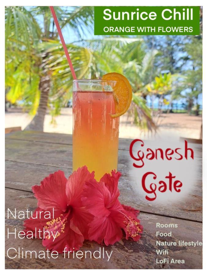 Ganesh Gate Hotel พอททูวิล ภายนอก รูปภาพ