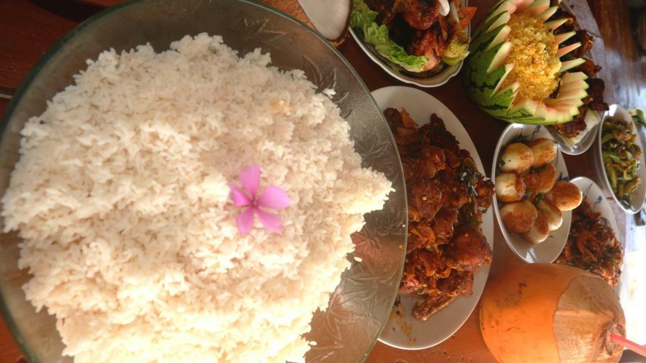 Ganesh Gate Hotel พอททูวิล ภายนอก รูปภาพ